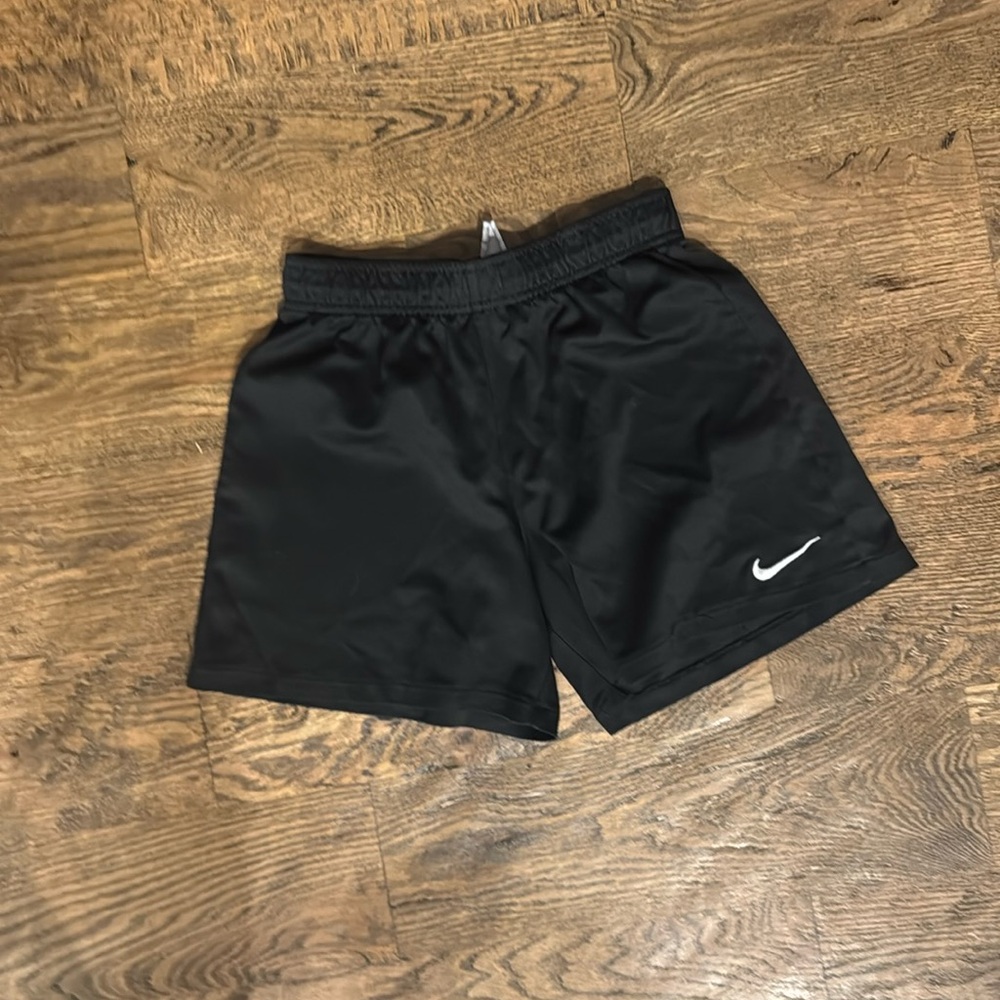 Nike shorts black youth medium